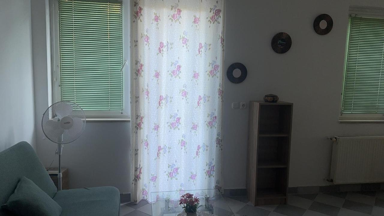 布达佩斯苹果酒店 บูดาเปสต์ ภายนอก รูปภาพ