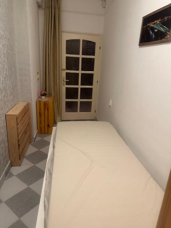布达佩斯苹果酒店 บูดาเปสต์ ภายนอก รูปภาพ